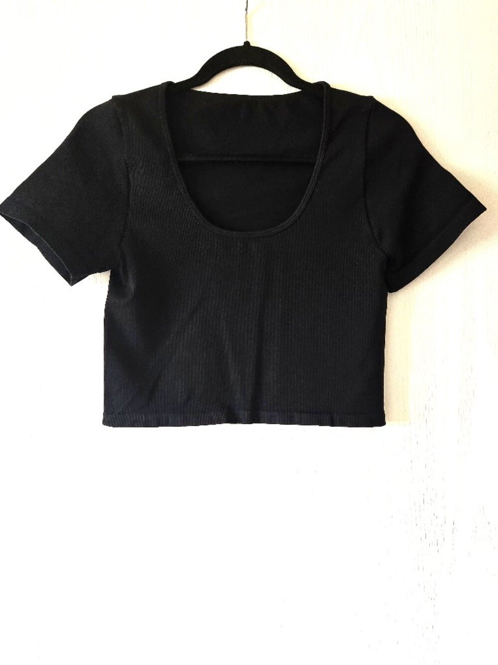 OQQ Cropped Short Sleeved Sports Shirt  NWOT